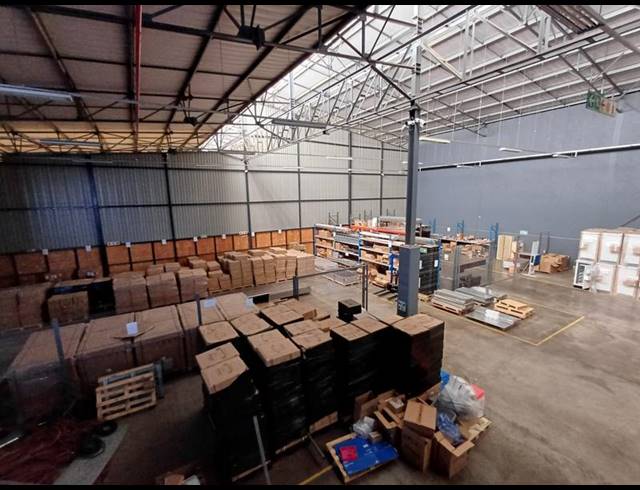 INDUSTRIAL PROPERTY TO RENT IN LOUWLARDIA